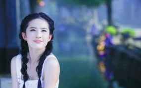 娱乐吃瓜刘亦菲,娱乐圈的瓜田,她如何成为焦点女神?